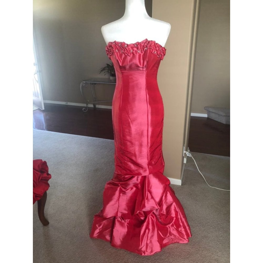 Size 2 Maggie Sottero Formal Prom Dress